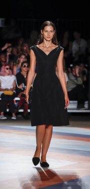 Chrisyian Siriano pist gösteri