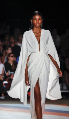 Chrisyian Siriano pist gösteri