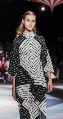 Chrisyian Siriano pist gösteri