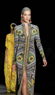 Naeem Khan pist gösteri