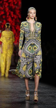 Naeem Khan pist gösteri