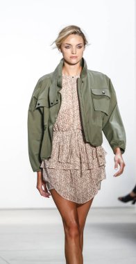 Marissa Webb pist gösteri