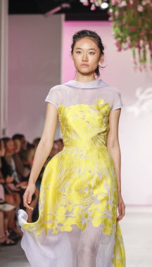 Lela Rose pist gösteri