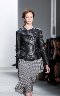 Marissa Webb pist gösteri