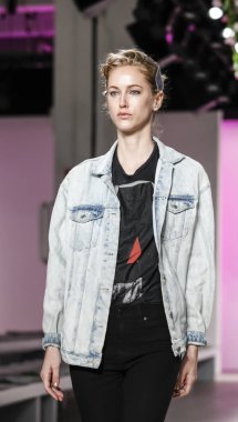 Lela Rose pist gösteri