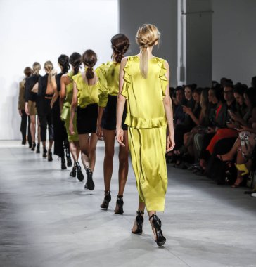 Marissa Webb pist gösteri