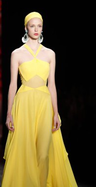 Naeem Khan pist gösteri