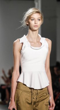 Marissa Webb pist gösteri