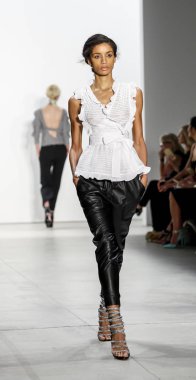 Marissa Webb pist gösteri