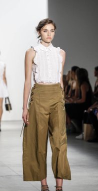 Marissa Webb pist gösteri