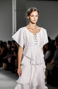 Marissa Webb pist gösteri