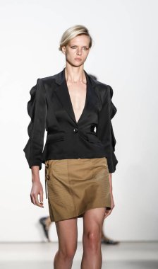 Marissa Webb pist gösteri