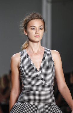 Marissa Webb pist gösteri