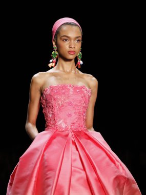 Naeem Khan pist gösteri