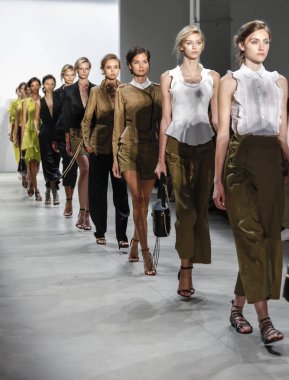 Marissa Webb pist gösteri