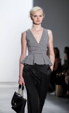 Marissa Webb pist gösteri