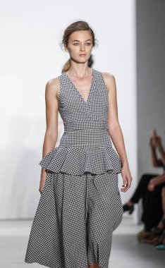 Marissa Webb pist gösteri