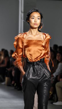 Marissa Webb pist gösteri