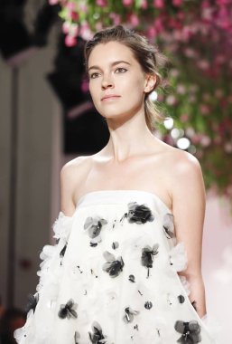 Lela Rose pist gösteri