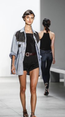 Marissa Webb pist gösteri