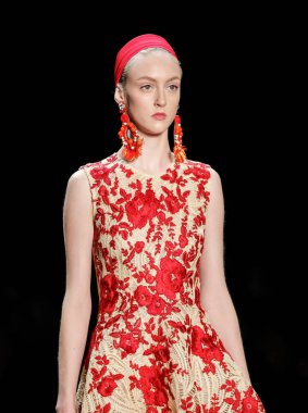 Naeem Khan pist gösteri