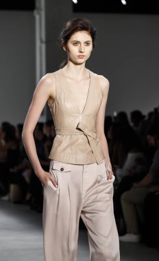 Marissa Webb pist gösteri