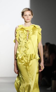 Marissa Webb pist gösteri