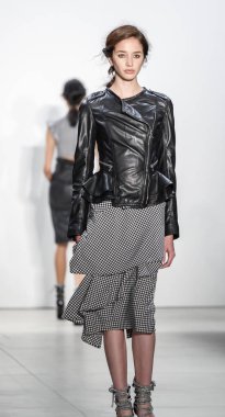 Marissa Webb pist gösteri