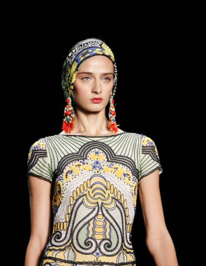 Naeem Khan pist gösteri