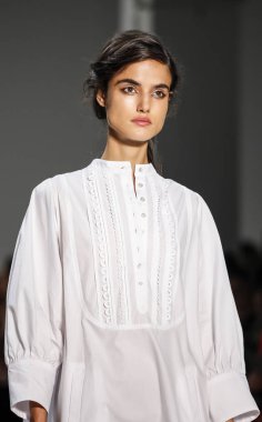 Marissa Webb pist gösteri