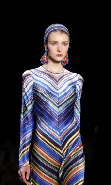 Naeem Khan pist gösteri