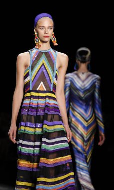 Naeem Khan pist gösteri