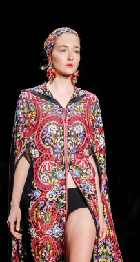 Naeem Khan pist gösteri
