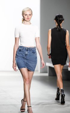 Marissa Webb pist gösteri