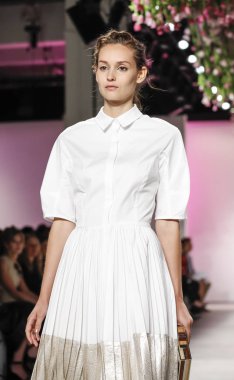 Lela Rose pist gösteri