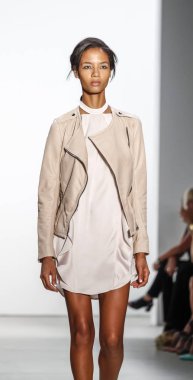 Marissa Webb pist gösteri