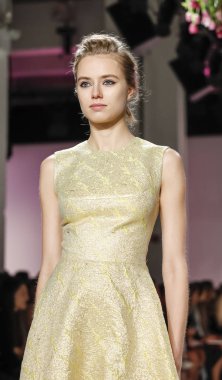 Lela Rose pist gösteri