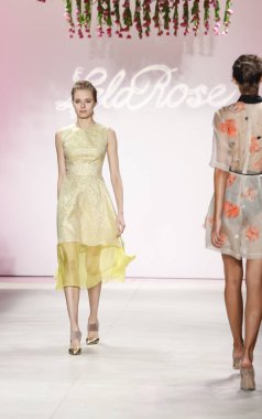 Lela Rose pist gösteri