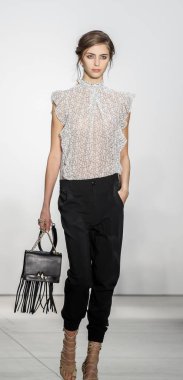 Marissa Webb pist gösteri