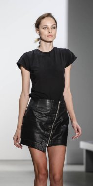 Marissa Webb pist gösteri