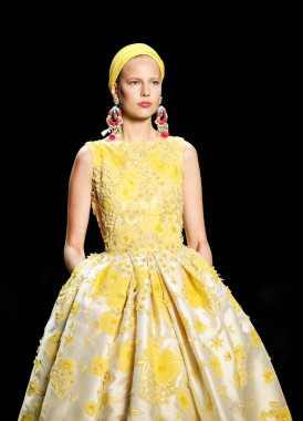 Naeem Khan pist gösteri