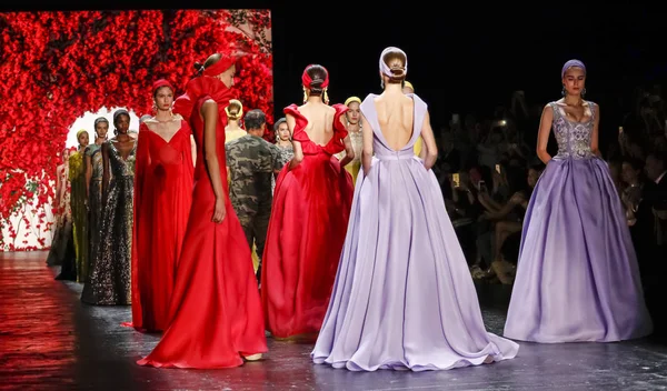 Naeem Khan desfile de pista — Foto de Stock