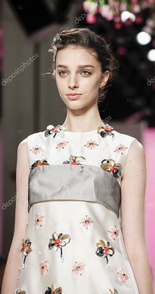 Lela Rose runway show – Stock Editorial Photo © SamAronov #129294468