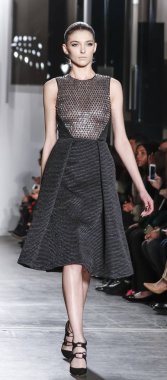 Pamella Roland pist gösteri