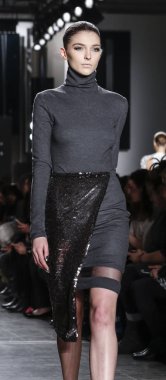 Pamella Roland pist gösteri