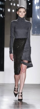 Pamella Roland pist gösteri