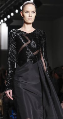 Pamella Roland pist gösteri