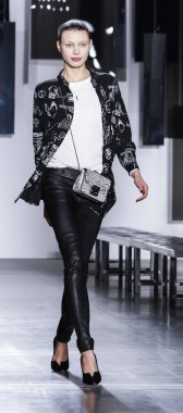 Pamella Roland pist gösteri