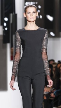 Pamella Roland pist gösteri