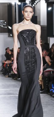 Pamella Roland pist gösteri